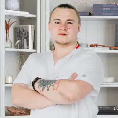 доктор Лопин Николай Николаевич фельдшер клиники «Санати» в Мирном Якутия